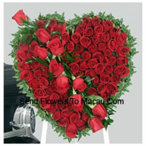 Beautiful Heart Shaped 101 Red Roses